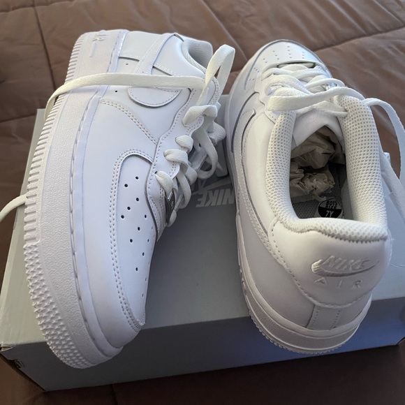 Brand new  and never been worn! - Picture 2 of 4